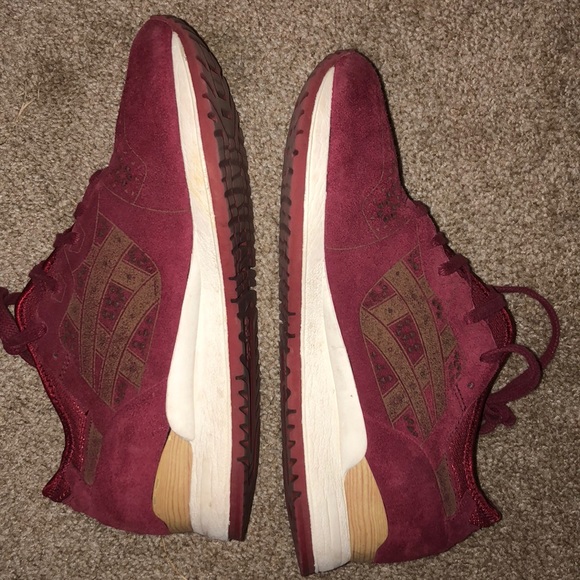 asics tennis shoes - Picture 2 of 3